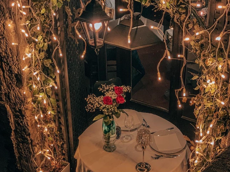 Barbacani Social cena romantica tavolo sul canale